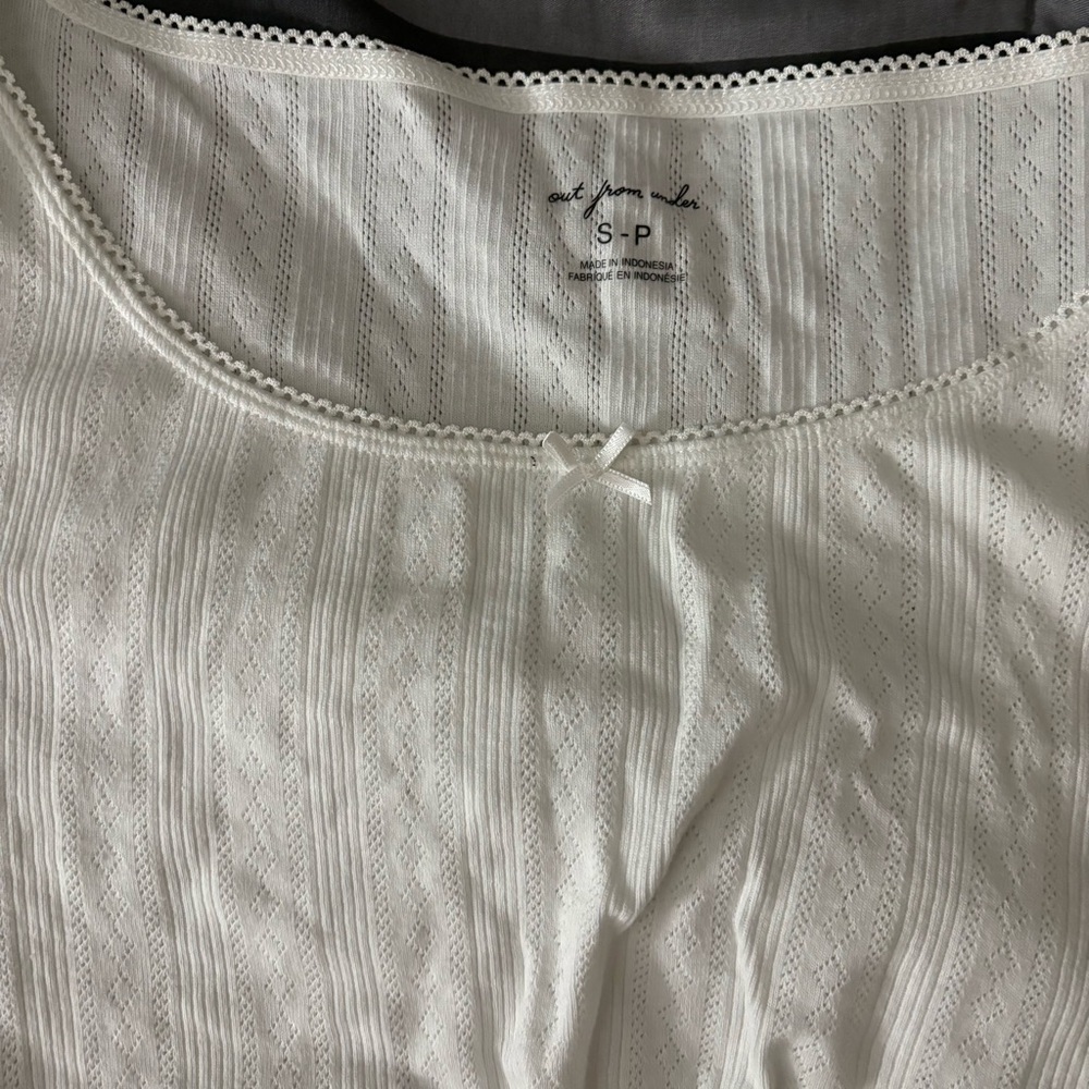 Urban Outfitters Eyelet Bow Top - Picture 2 of 2